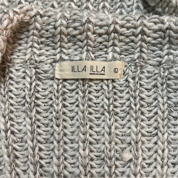 Illa Illa Off the Shoulder Sweater - Picture 2 of 4